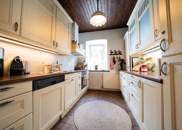 Idyllisches Ferienhaus, Pool & Badeteich Nahe Wien Lejlighed