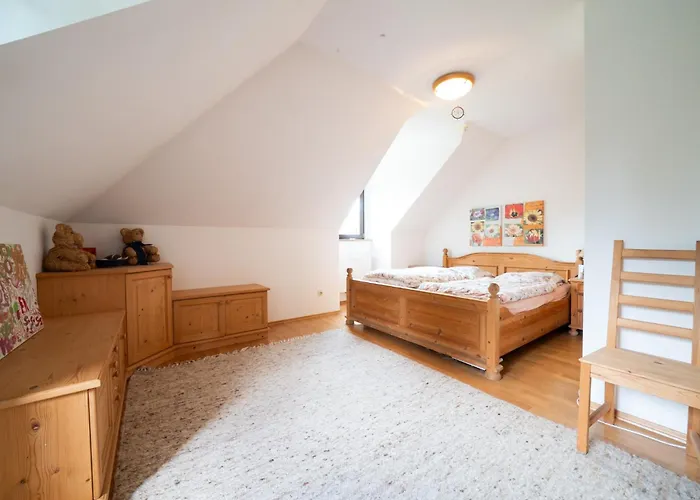 Idyllisches Ferienhaus, Pool & Badeteich Nahe Wien Lejlighed