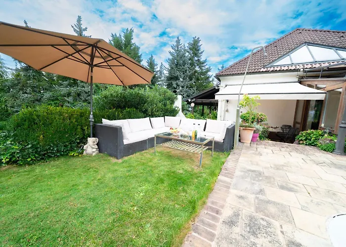 Idyllisches Ferienhaus, Pool & Badeteich Nahe Wien *